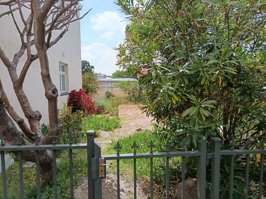 To Let 1 Bedroom Property for Rent in Pinelands Western Cape